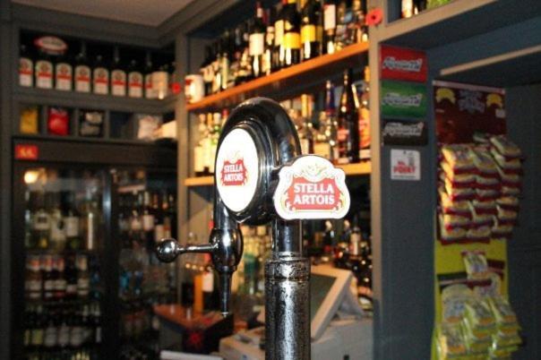Hotel The Red Lion à Chester Extérieur photo
