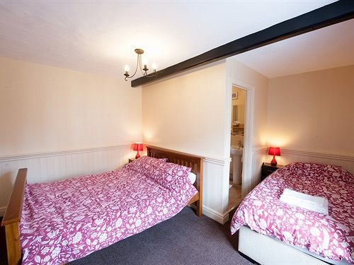 Hotel The Red Lion à Chester Extérieur photo